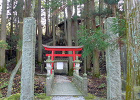 Torii gate at the entrance to Terashita Kannon