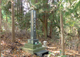 Bird and animal memorial tower